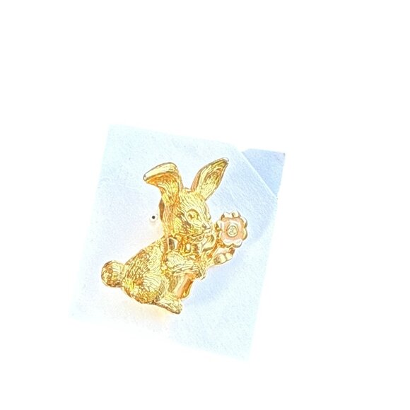 Gold Tone Bunny Rabbit Lapel Pin Holding Flower Vintage Brooch Cute Easter Gift - Picture 10 of 14